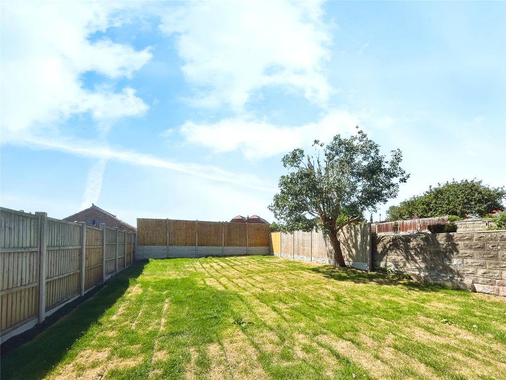 Property photo 3 of 19 Garden