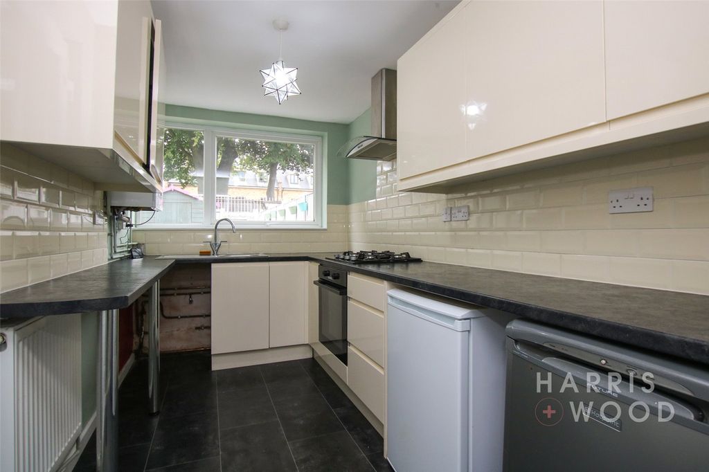 Property photo 2 of 17 Picture No. 10