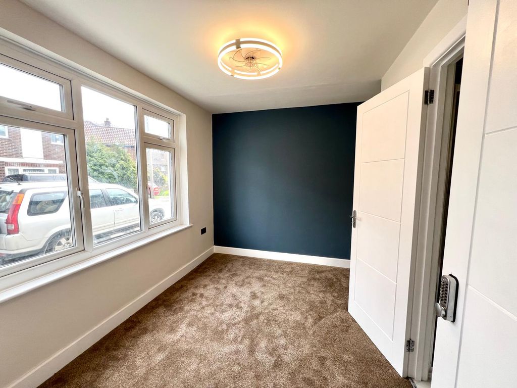 Property photo 3 of 28