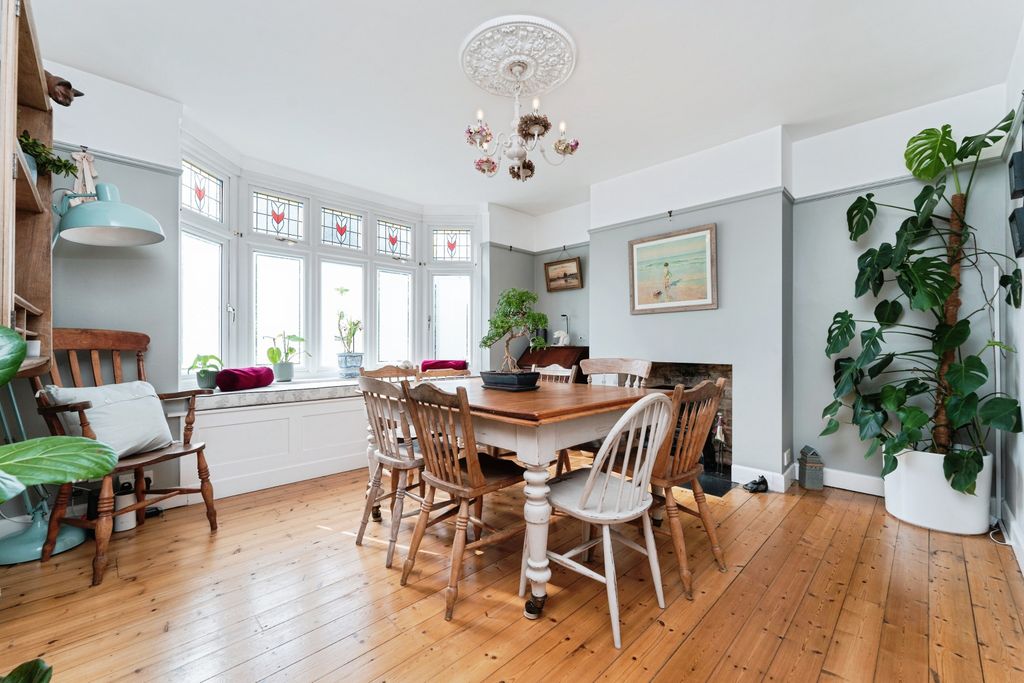 Additional image 10 of 3 bed semi-detached house for salePerne Road, Cambridge CB1