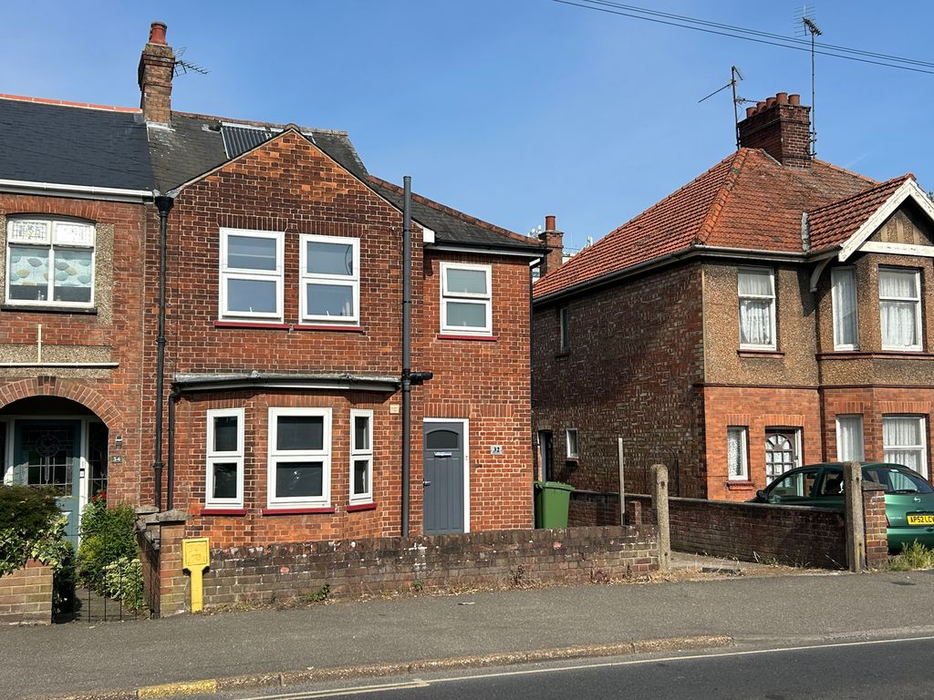 Property photo 1 of 3