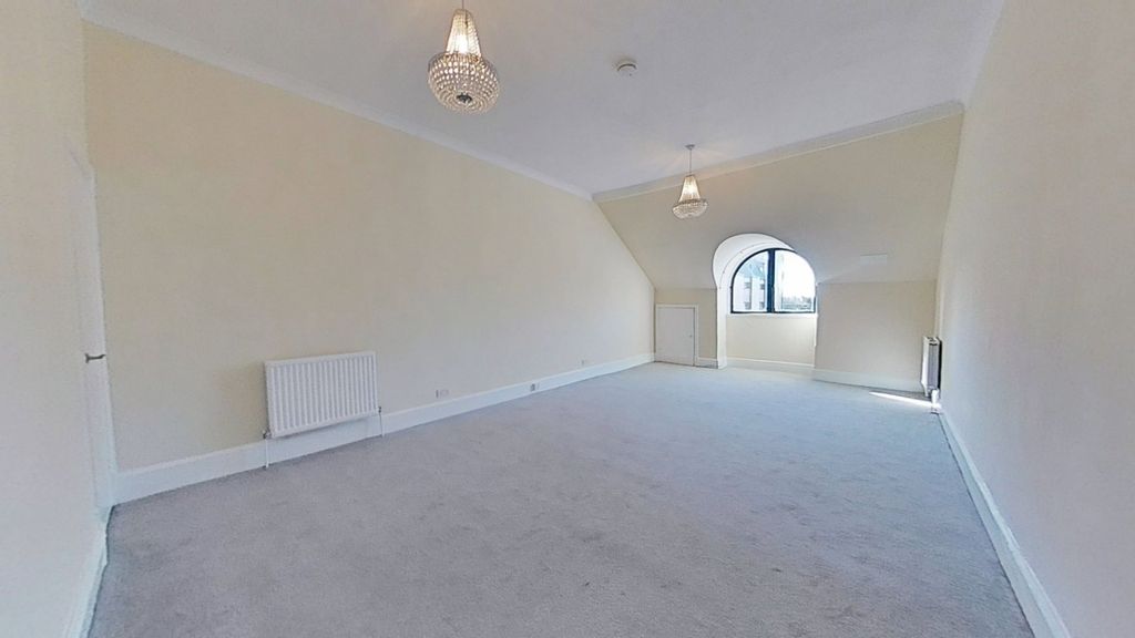 Property photo 2 of 15 Picture No. 04