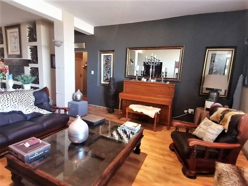 Property photo 2 of 41