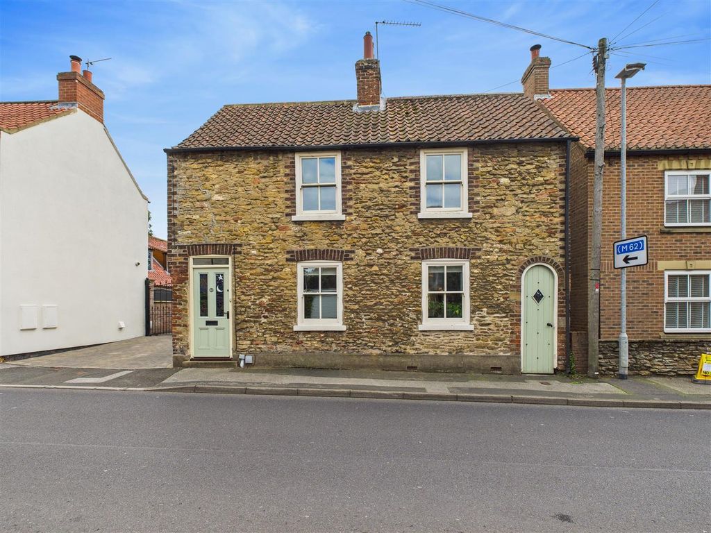 Property photo 1 of 15 Cam05377G0-Pr0105-Still018.Jpg