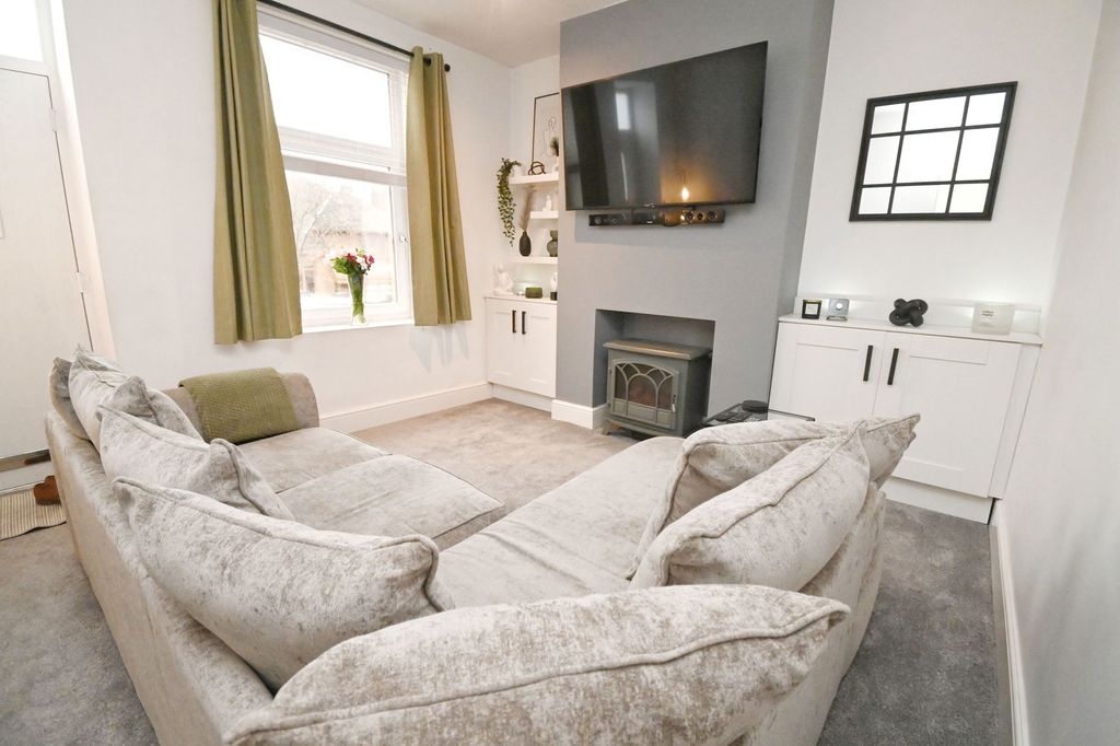 Property photo 3 of 16