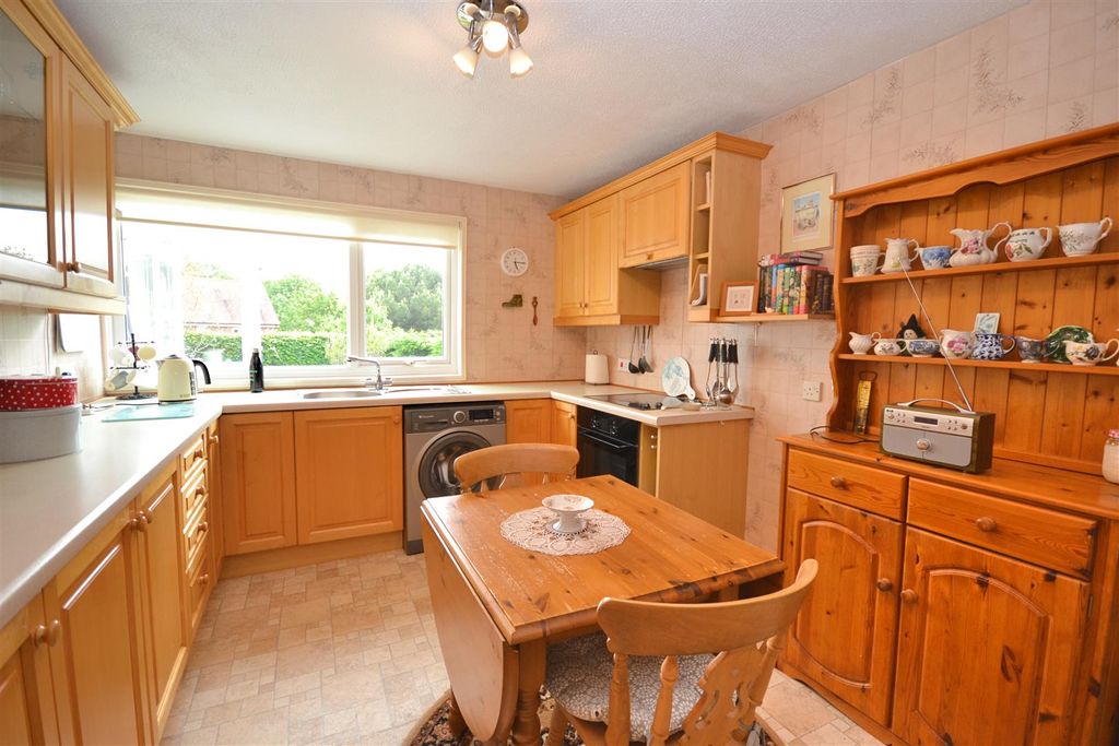 Property photo 2 of 12 1 (81).Png