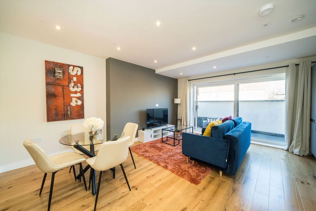 Property photo 1 of 5