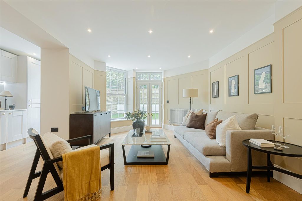 Property photo 3 of 32 Lordship Park (31).Jpg