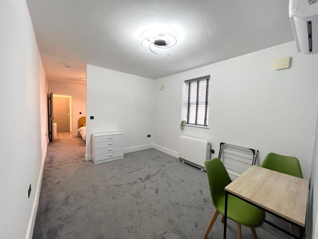 Property photo 3 of 7 Img_2562.Jpg