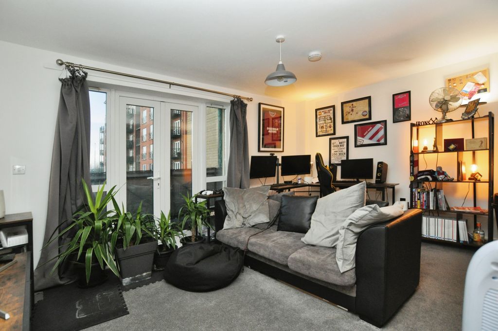 Property photo 2 of 11