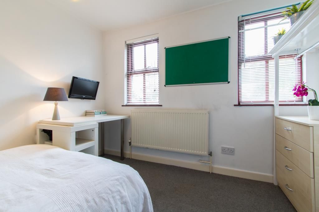 Property photo 3 of 8 Photo 2