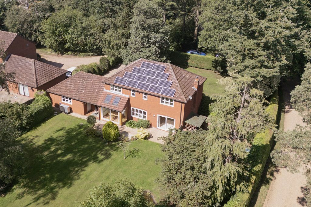 Property photo 1 of 32