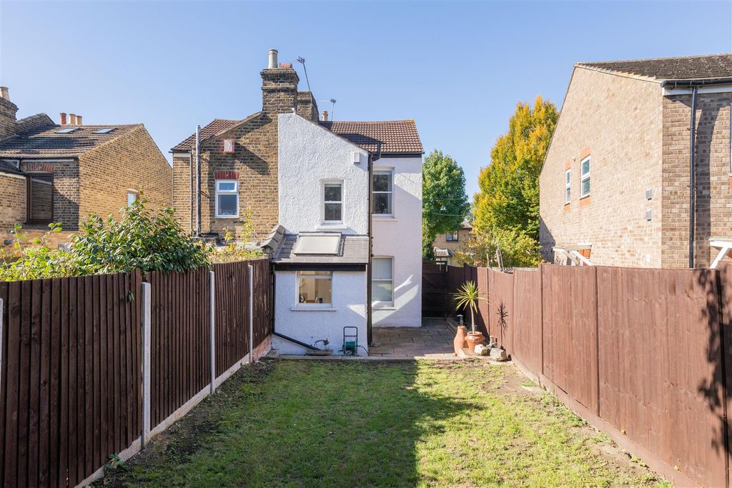 Property photo 3 of 23 Hale End Road E17