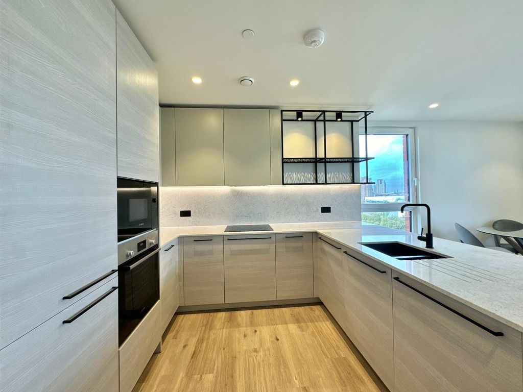 Property photo 3 of 20 Gallery