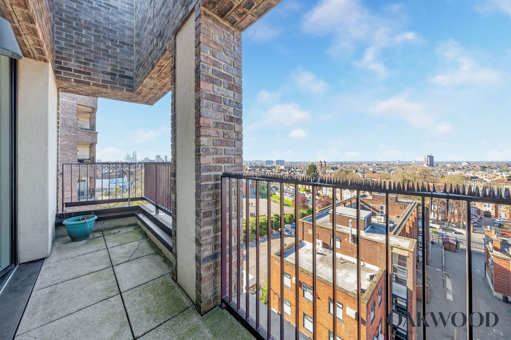 Property photo 2 of 25