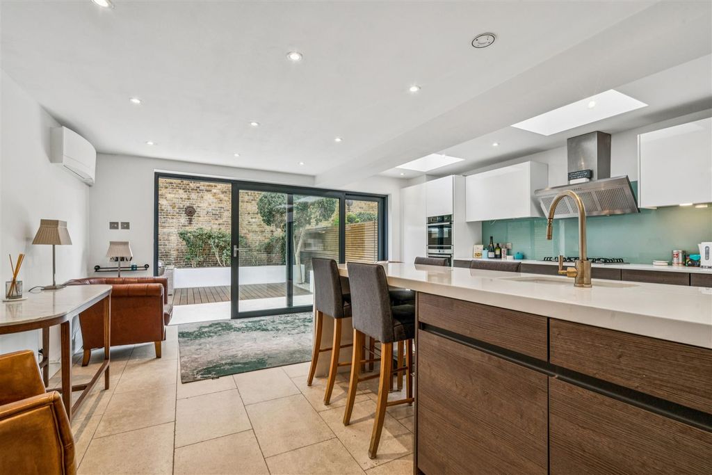 Property photo 2 of 15 Devonshire Road, W4 - For Sale