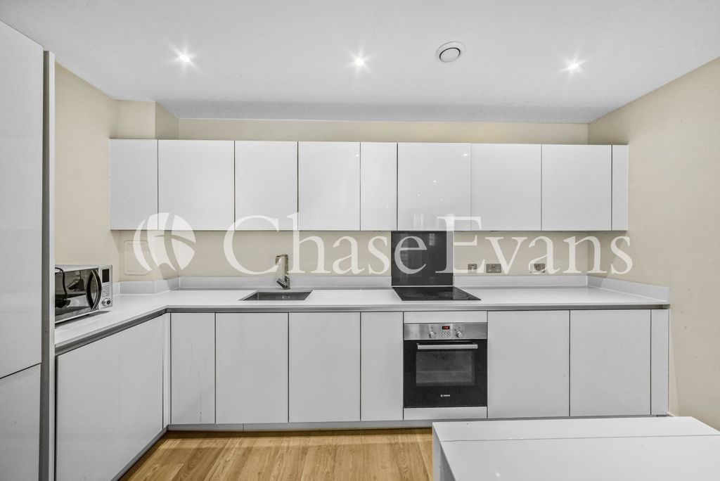 Property photo 3 of 14 Kitchen