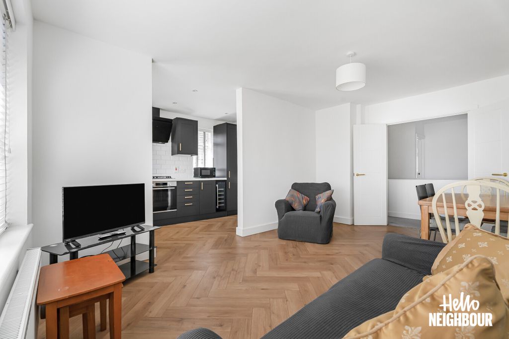 Property photo 3 of 13 Photo 2