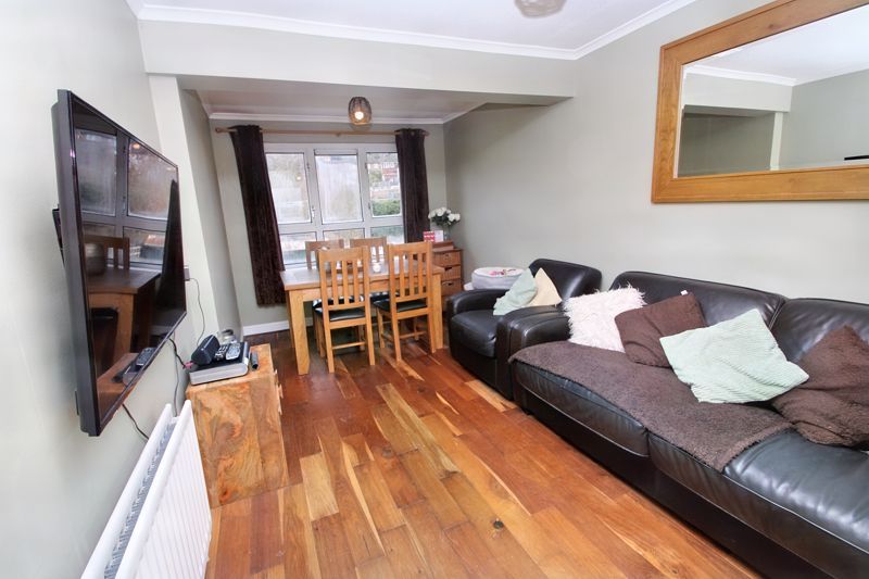 Property photo 2 of 11 Photo 1