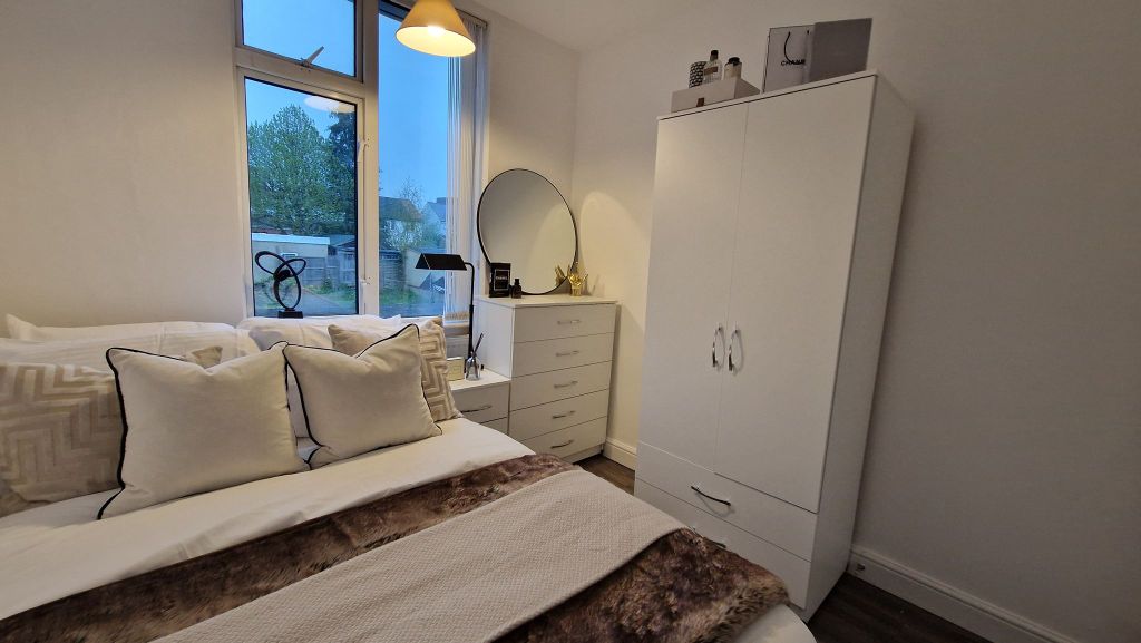 Property photo 1 of 5 Room 004