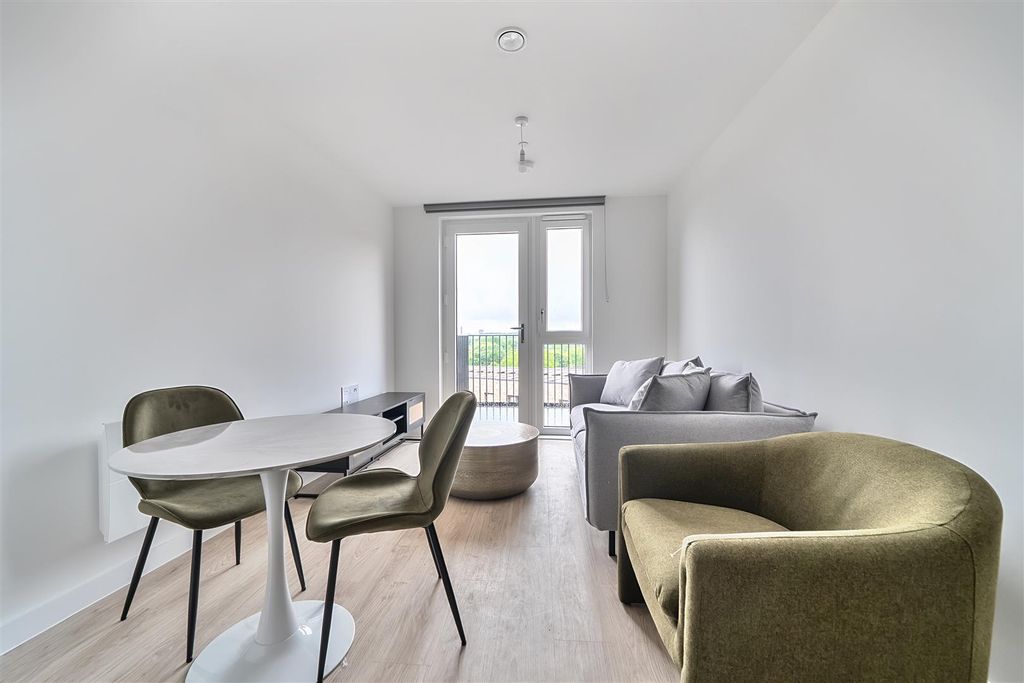 Property photo 1 of 12 1301044-5-68417c3F06Bd7.Jpg