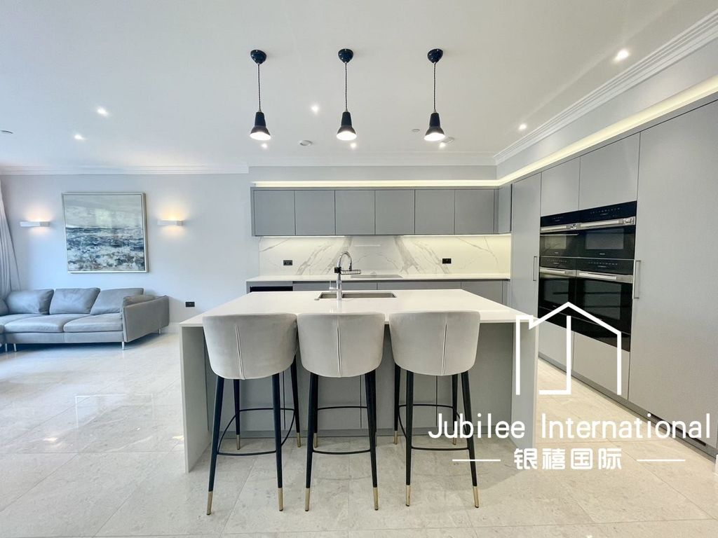 Property photo 1 of 30