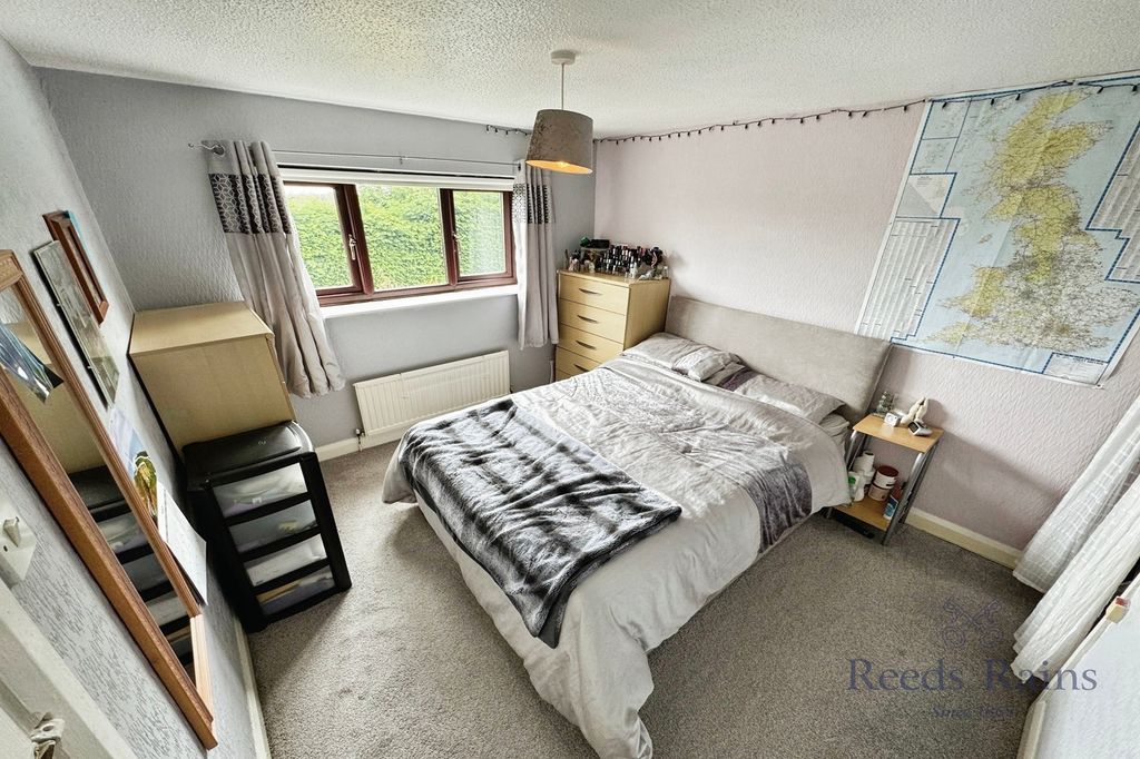 Property photo 3 of 17 Master Bedroom