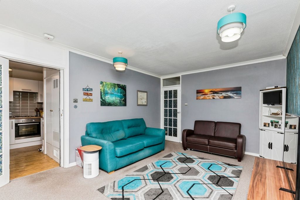 Property photo 3 of 10 Pbox-Img.Jpg