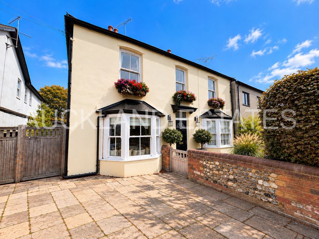 Property photo 1 of 37 Image00001