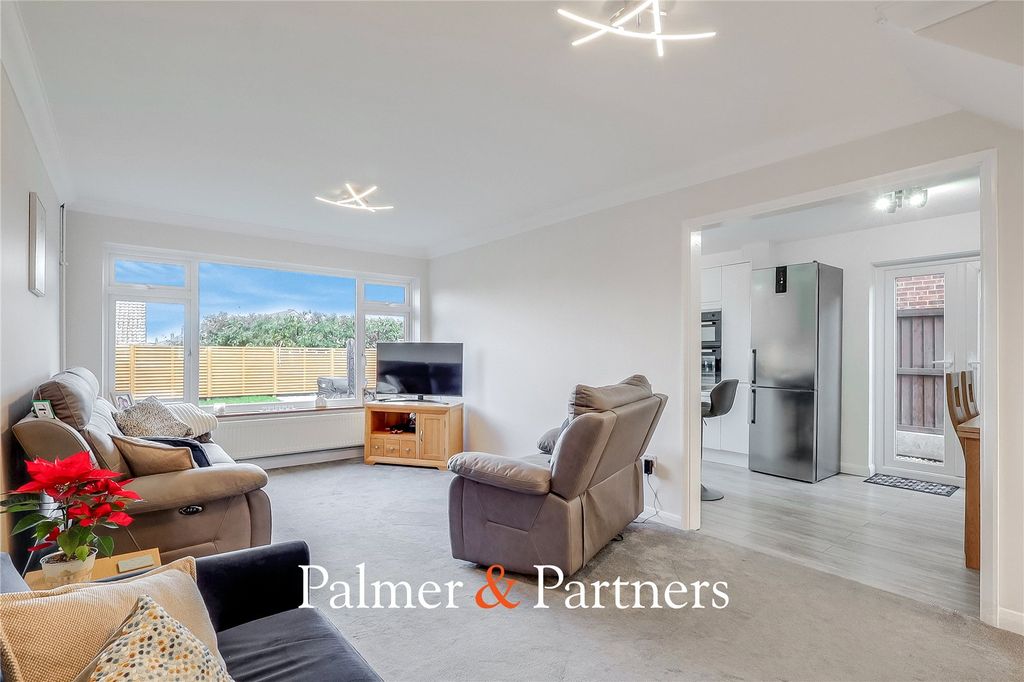 Property photo 2 of 18 Picture No. 15