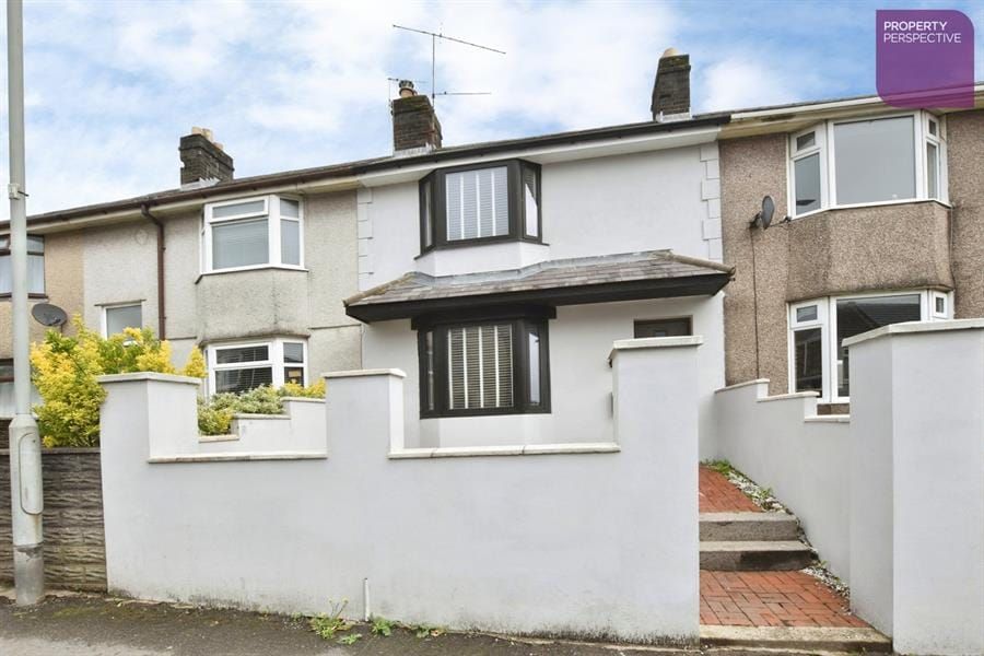 Property photo 1 of 32
