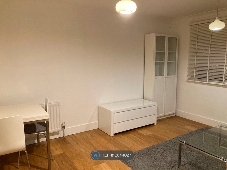 Property photo 2 of 12 Living Room