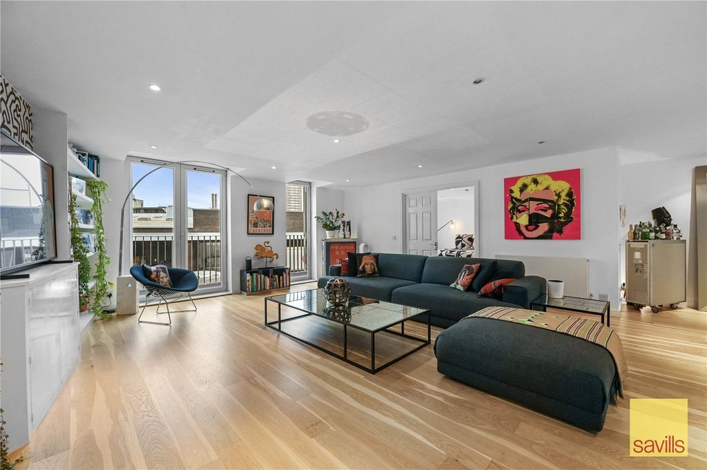 Property photo 1 of 18 Reception