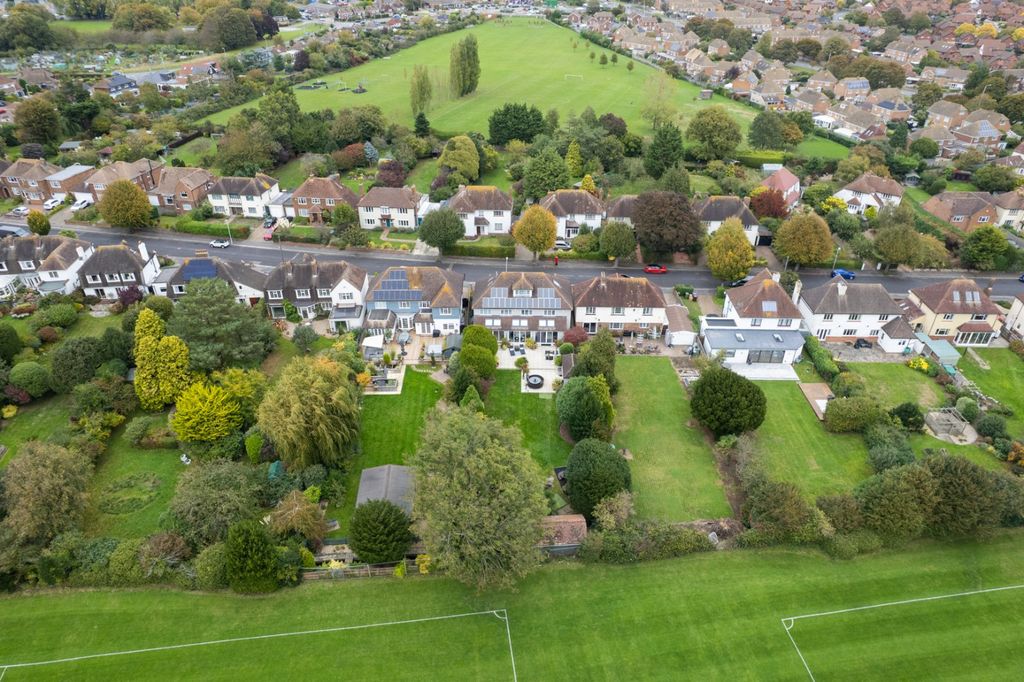 Property photo 2 of 32 Picture 2