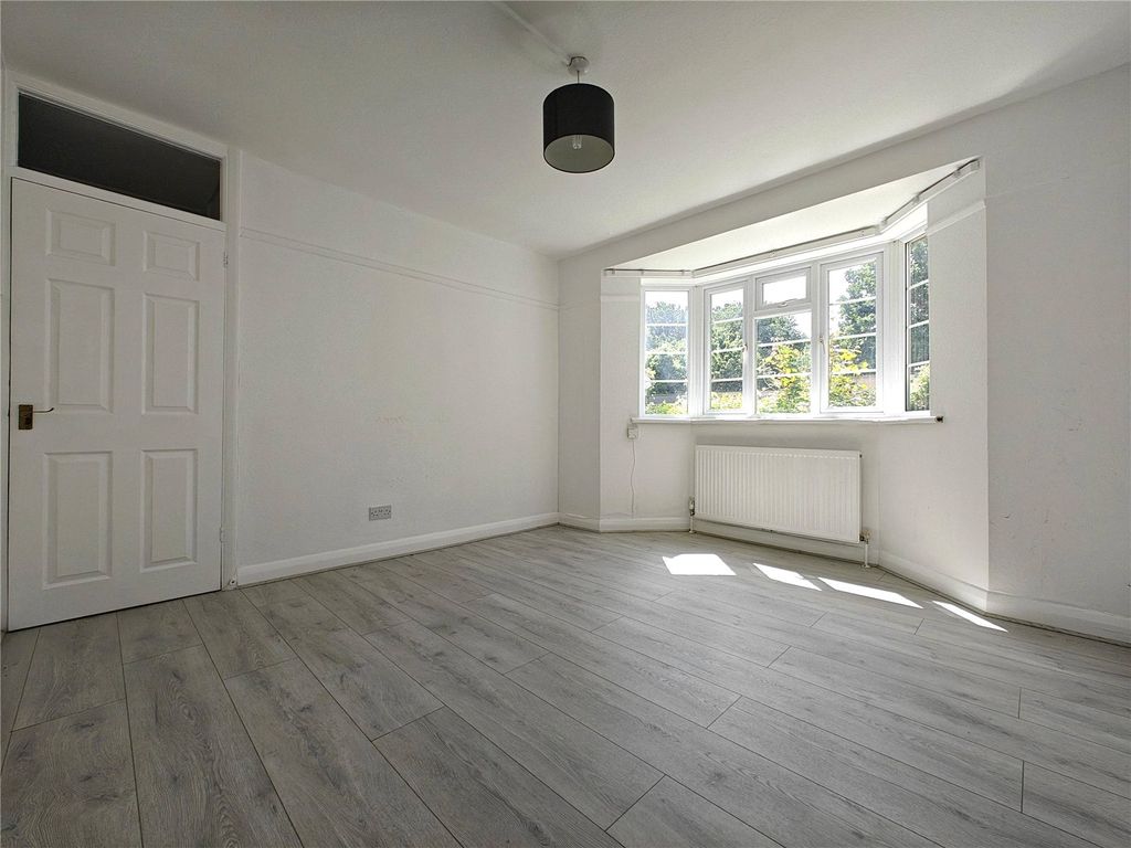 Property photo 3 of 11 Bedroom