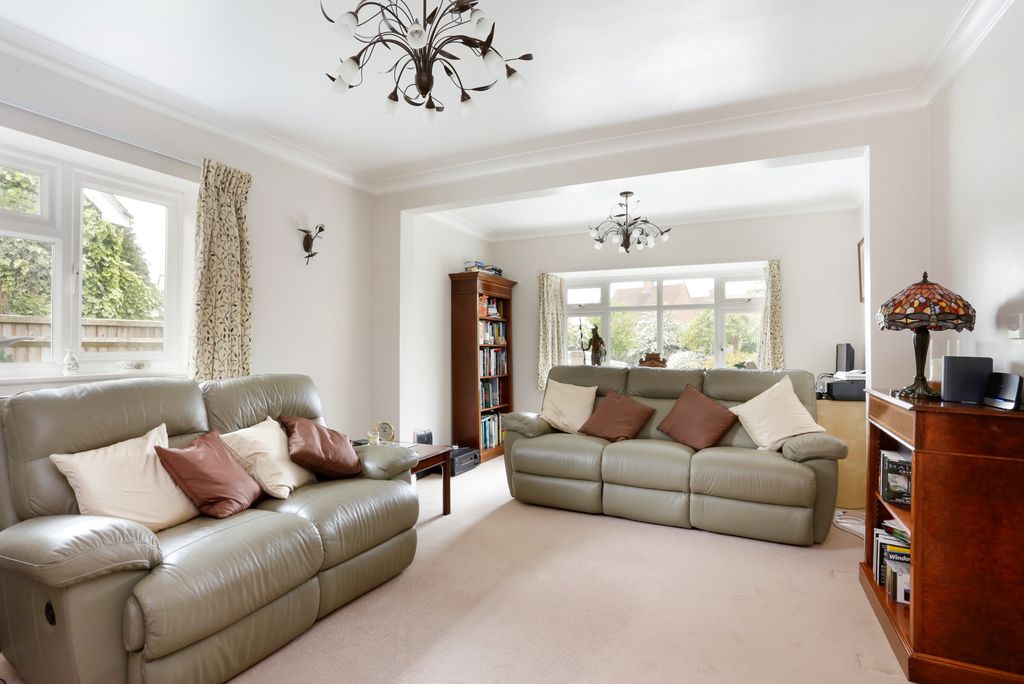 Property photo 3 of 14 Sitting Room