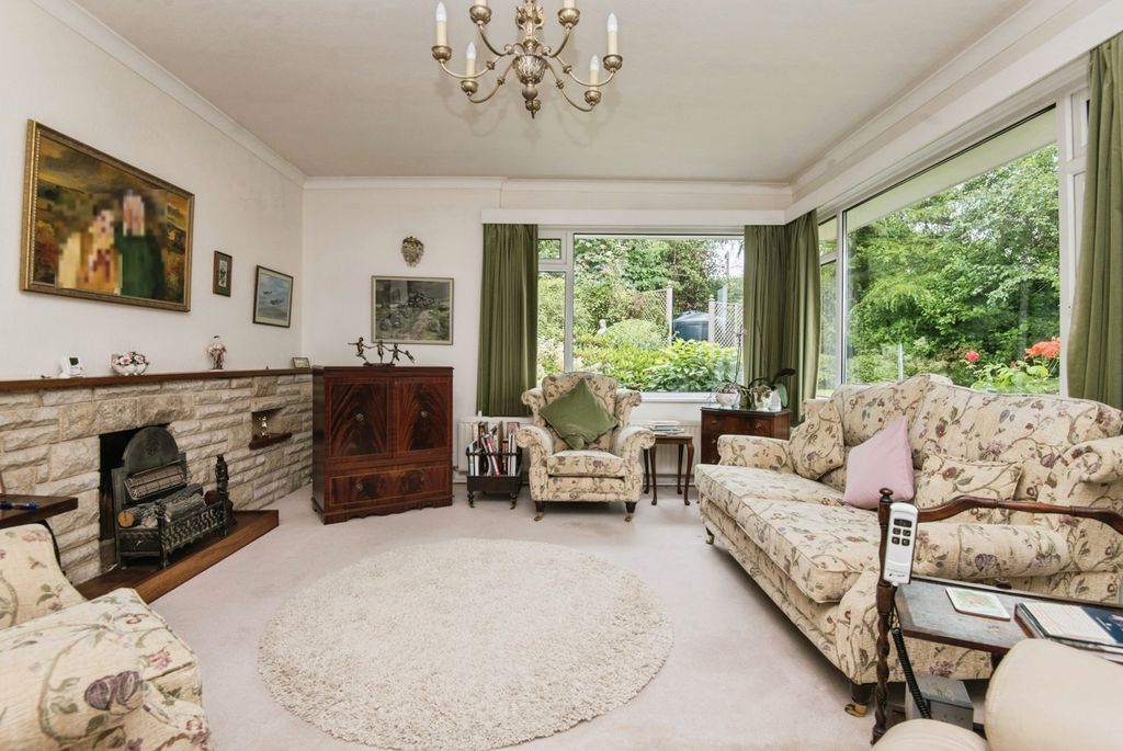 Property photo 2 of 17 Photo