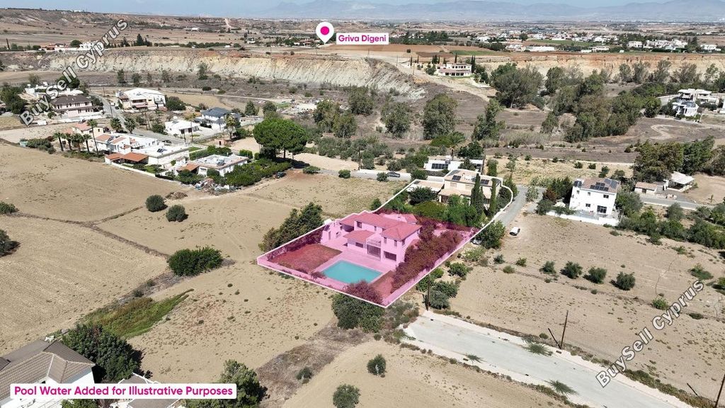 Property photo 2 of 36