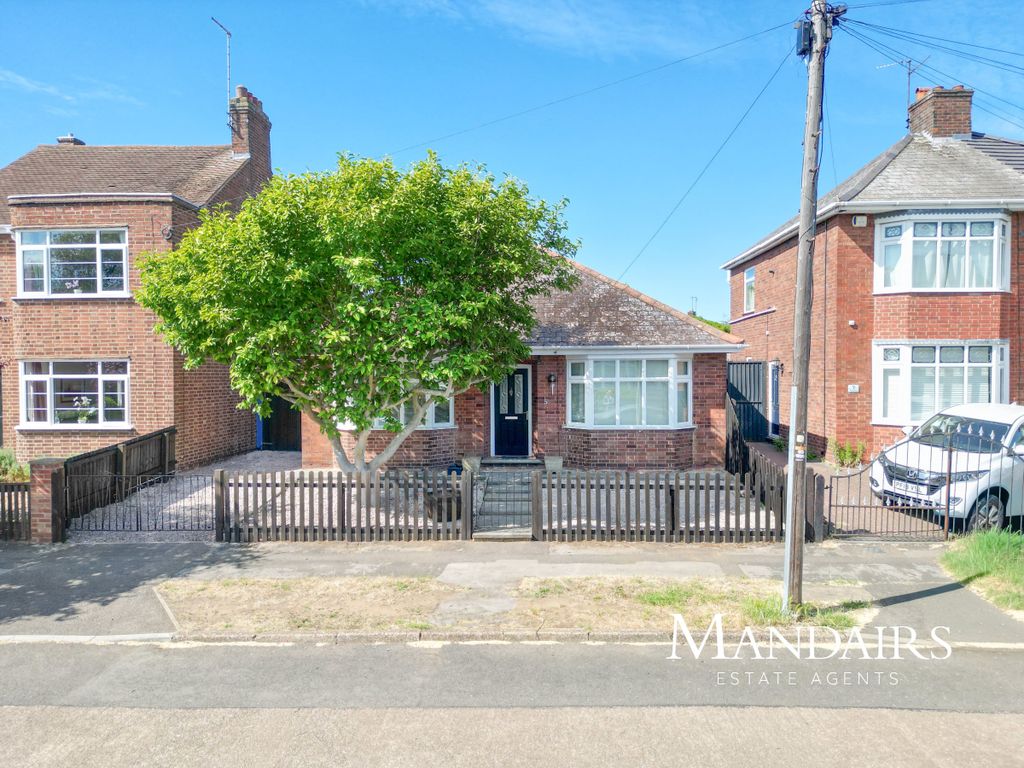 Property photo 1 of 28