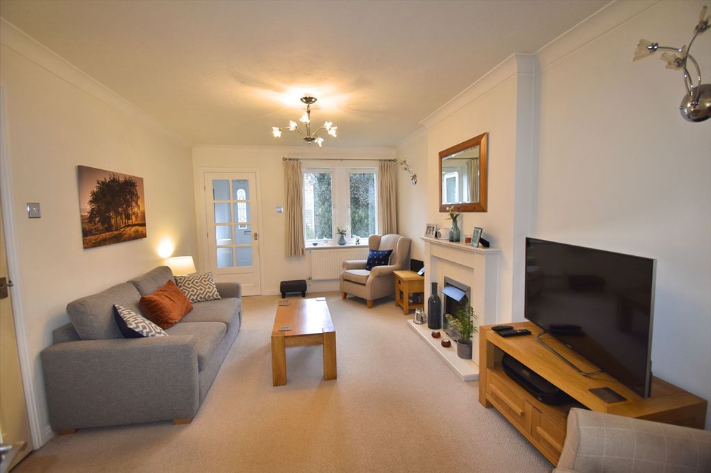 Property photo 2 of 18