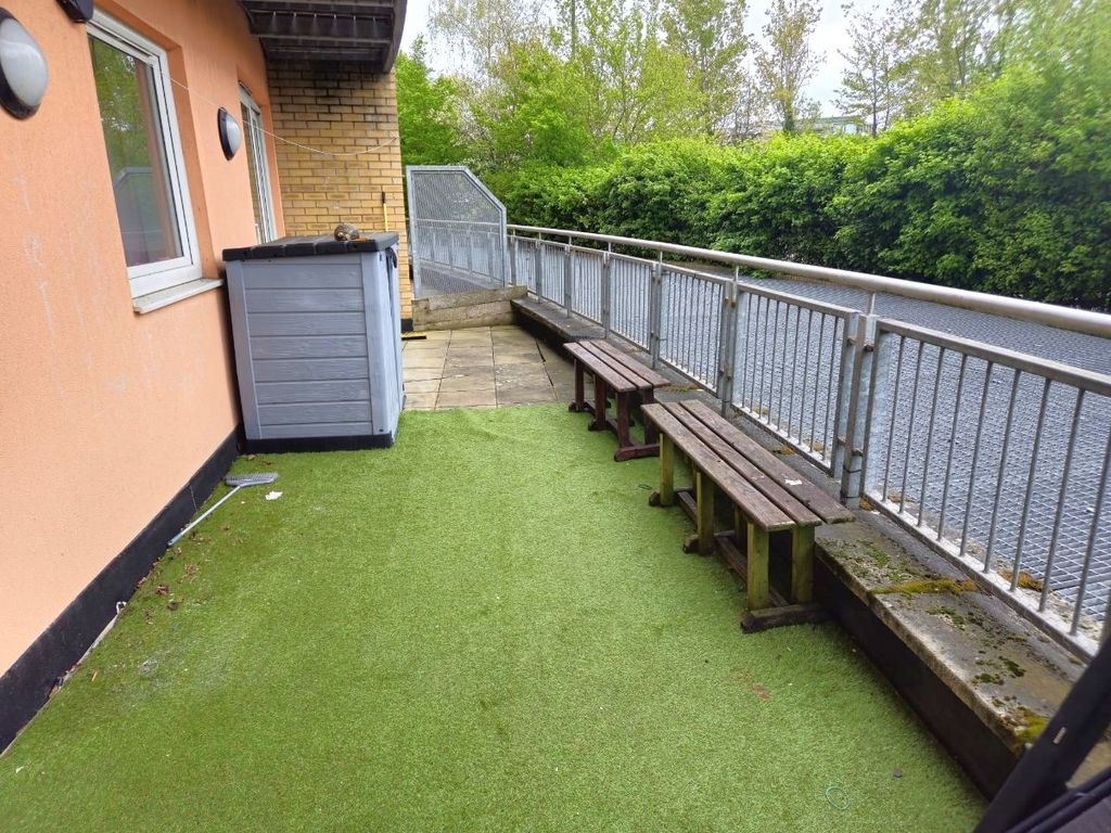 Property photo 2 of 8