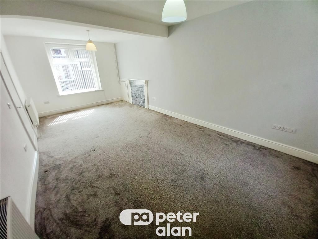 Property photo 1 of 9 Living Room