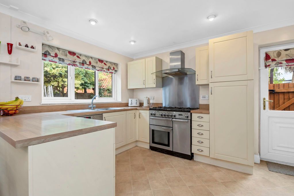 Property photo 2 of 13 Kitchen