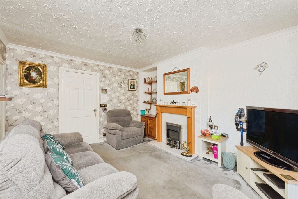 Property photo 3 of 17