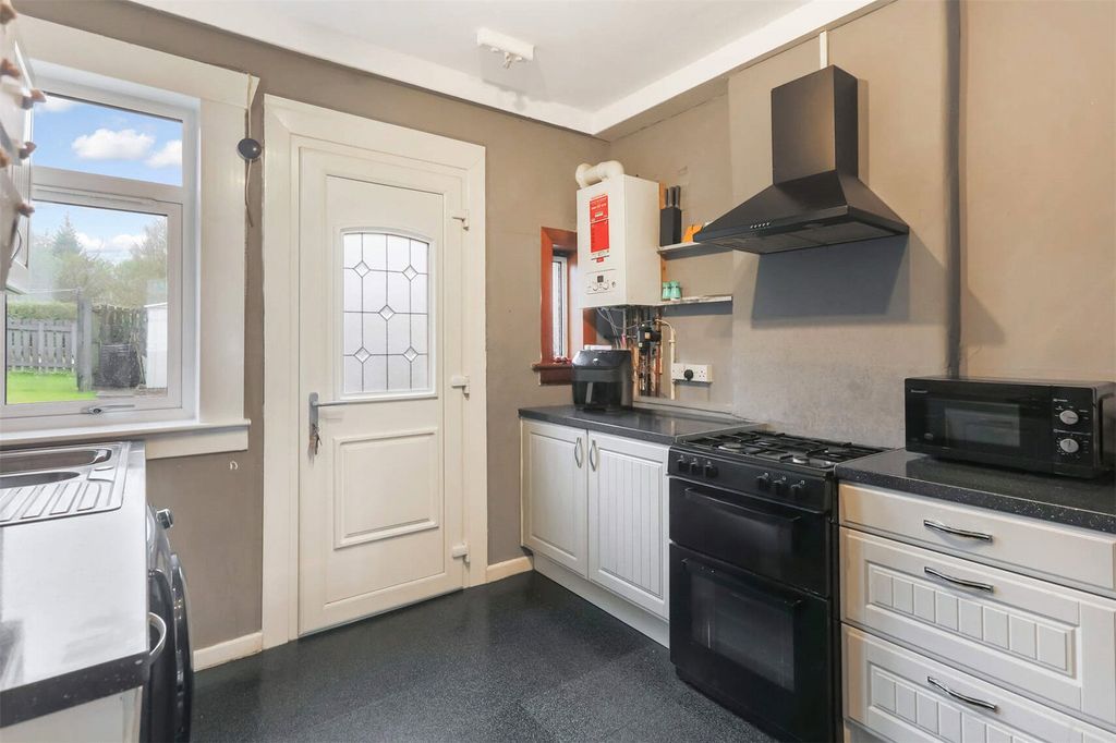 Property photo 3 of 20 Kitchen