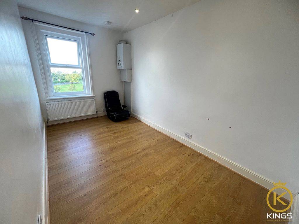 Property photo 2 of 7 1