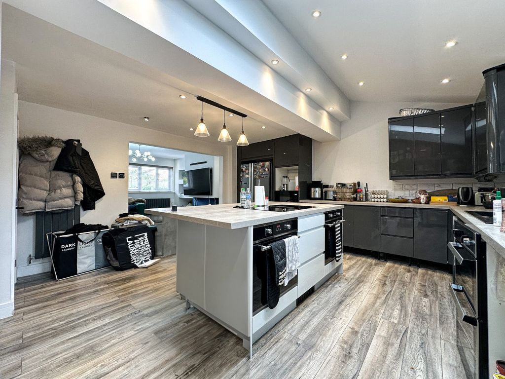 Property photo 2 of 20 4441912
