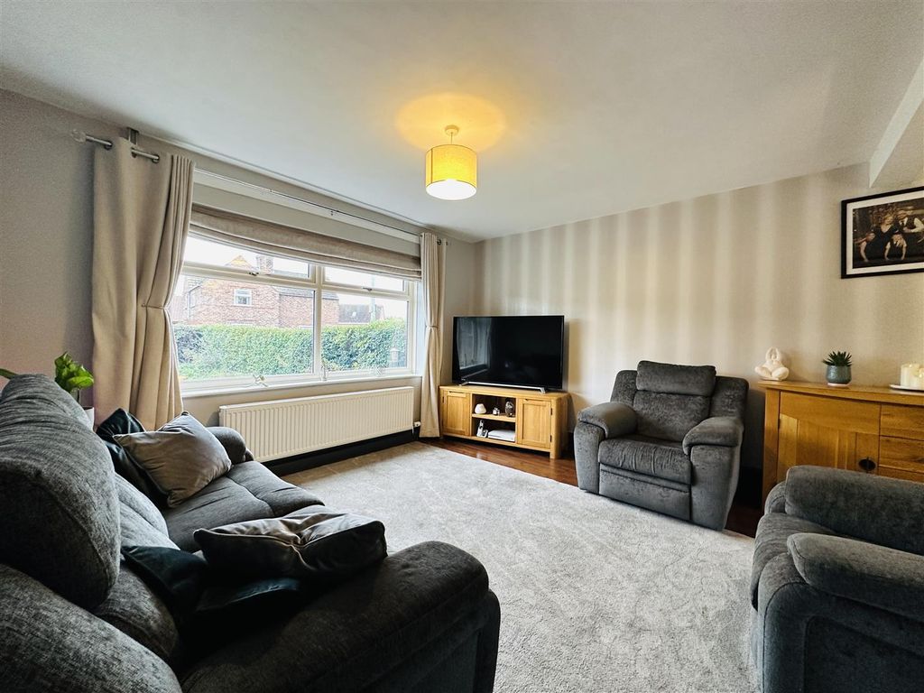 Property photo 2 of 15 Lounge 3.Jpg