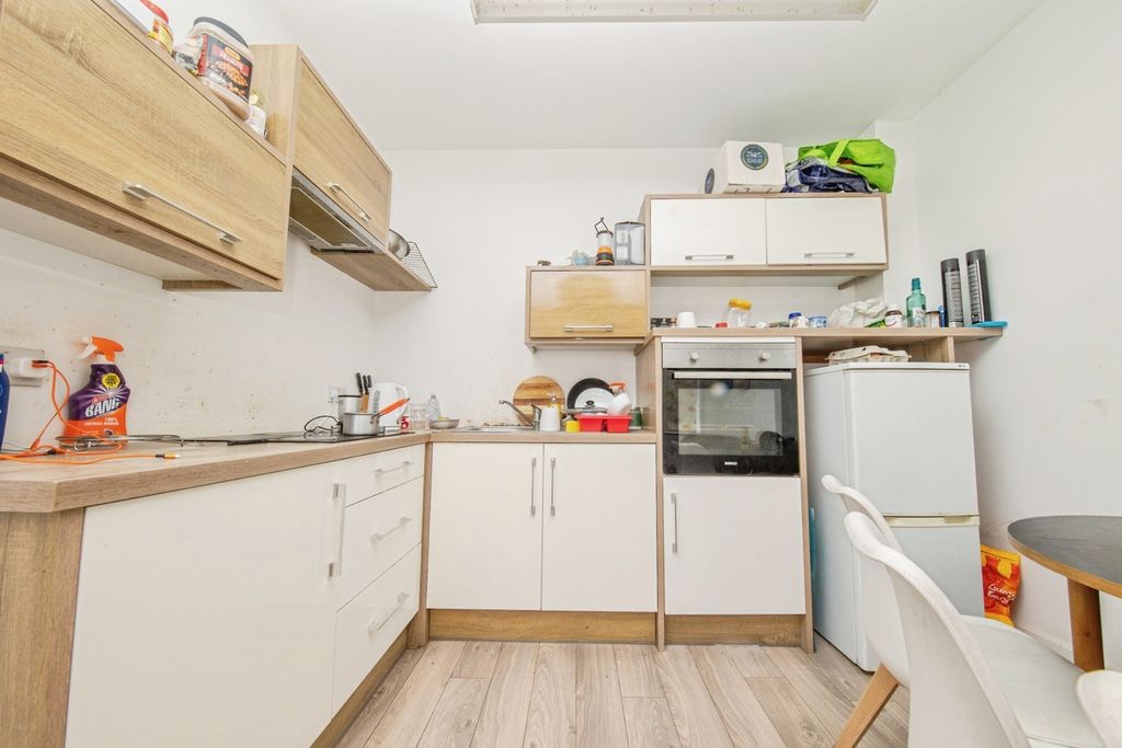 Property photo 2 of 8 Pbox-Img.Jpg