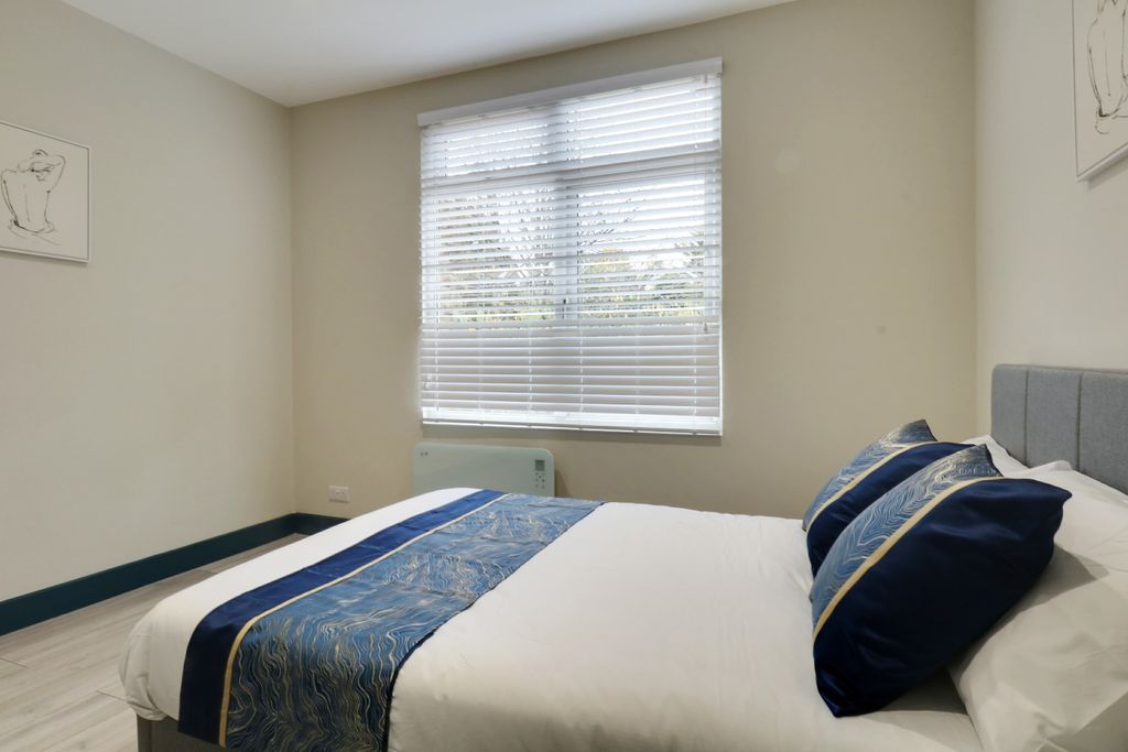 Property photo 2 of 17 4690372